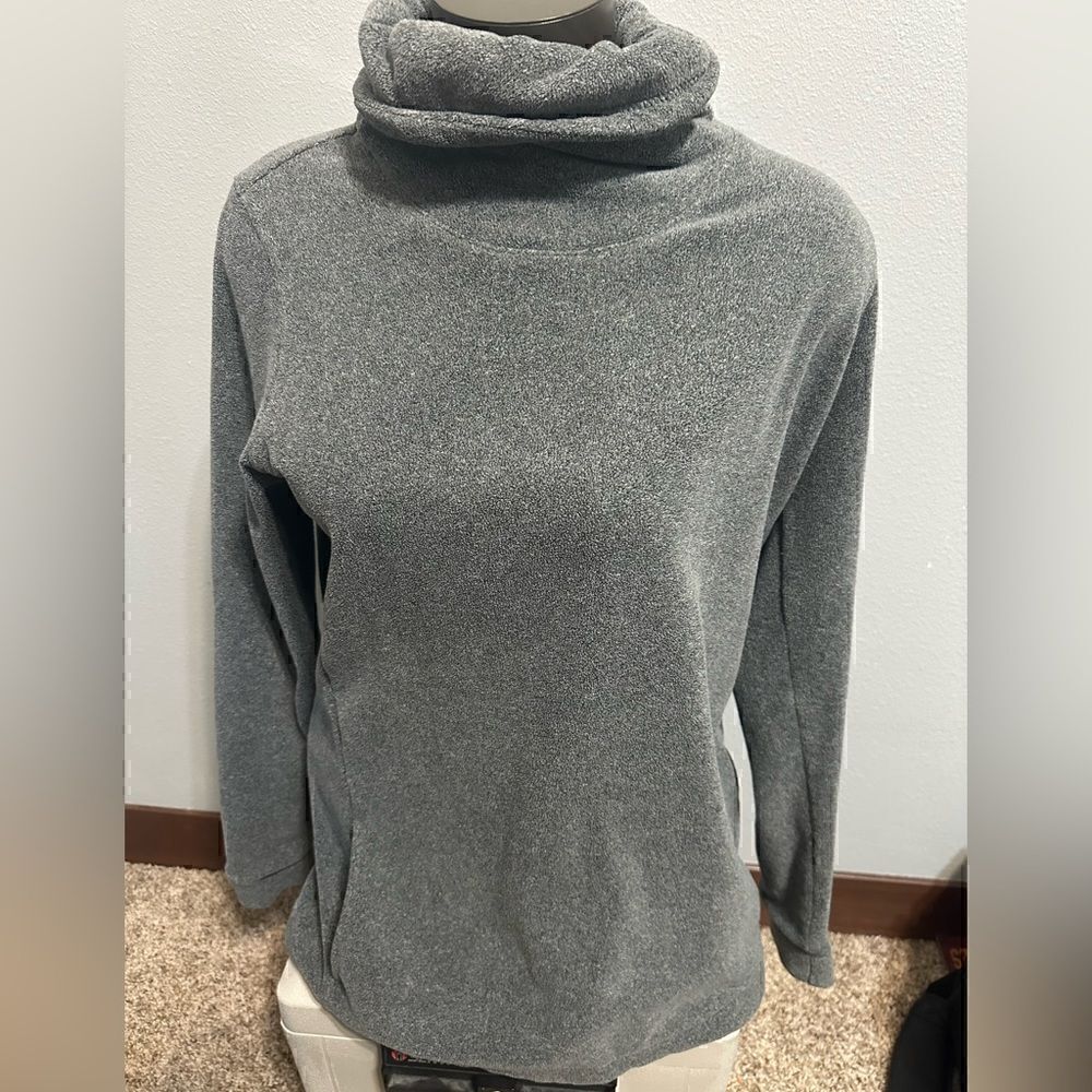 Nike Gray DriFit Women's Medium Thick Turtleneck Sweatshirt